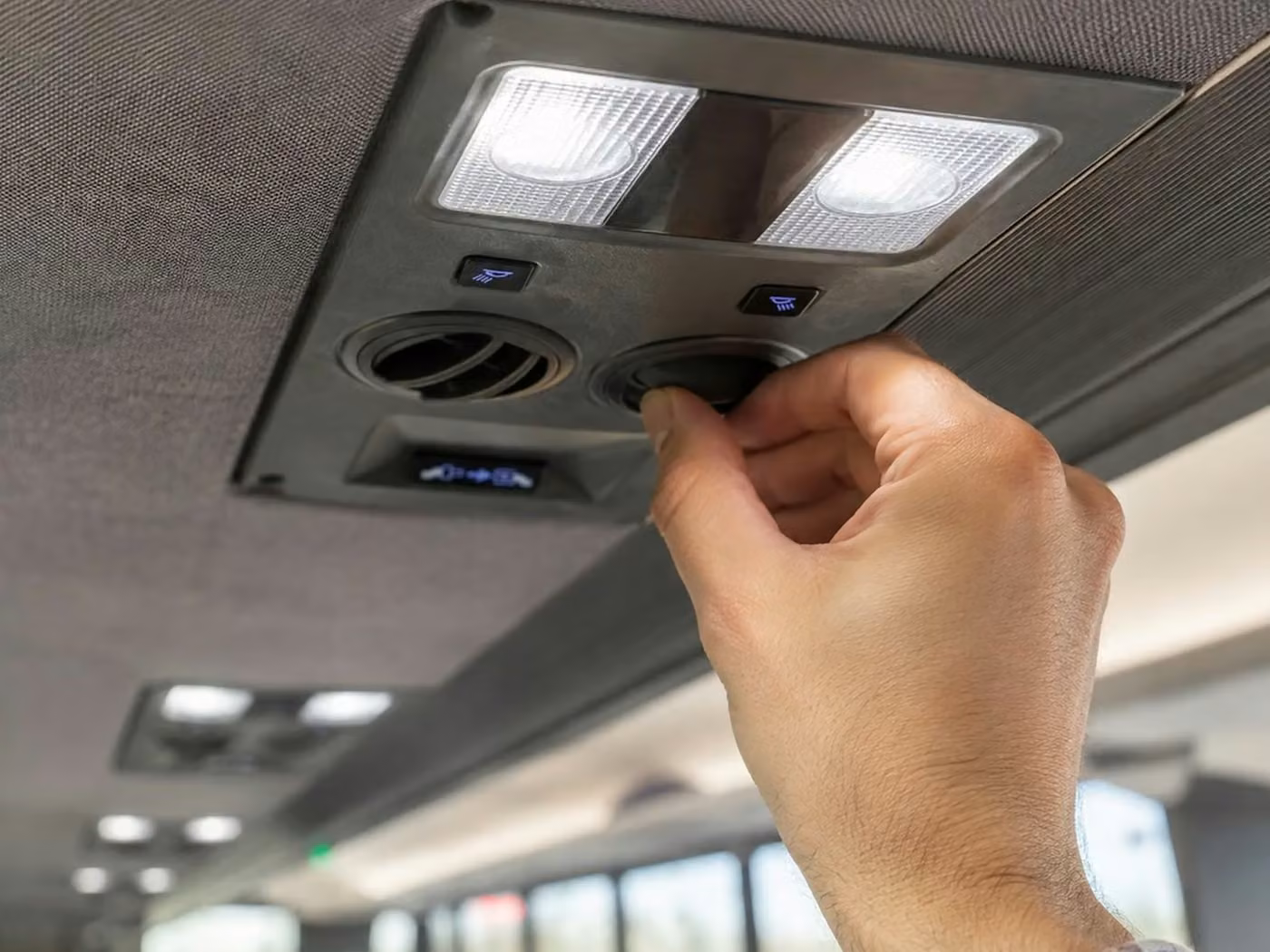 rome 18 passenger minibus climate control