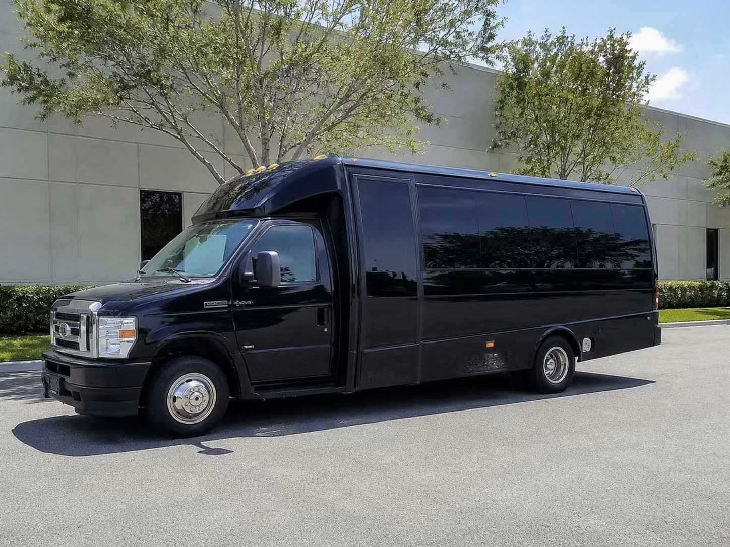 rome 18 passenger minibus rental
