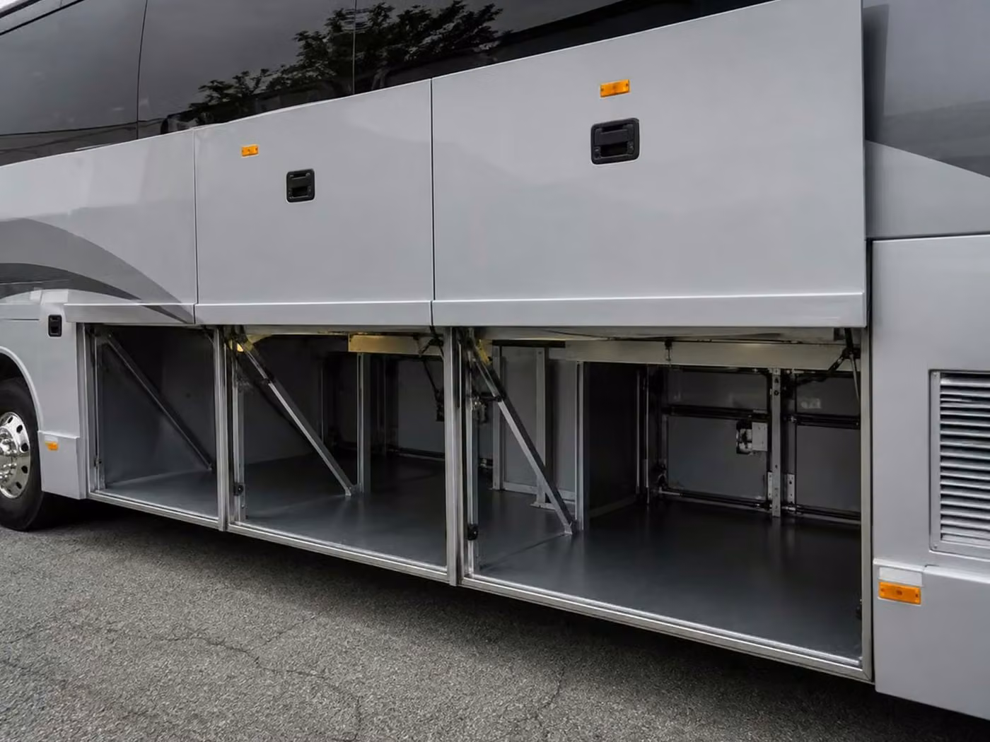 rome charter bus under bus storage